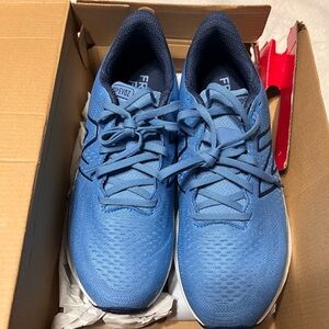New Balance Men's Blue Sneakers